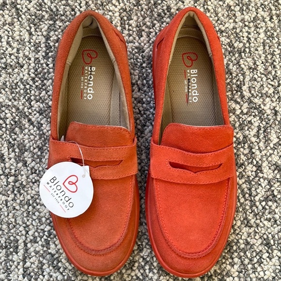 Women’s Blondo Frey Waterproof Loafer in Red Poppy, -Size 6 - Picture 5 of 6